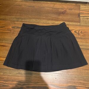 Lululemon black pleated tennis skirt size 2